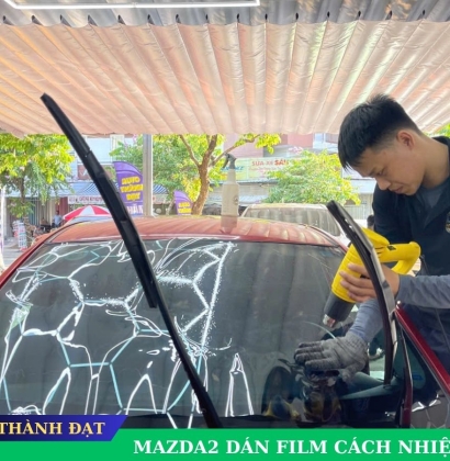 dán film cách nhiệt xe MAZDA2