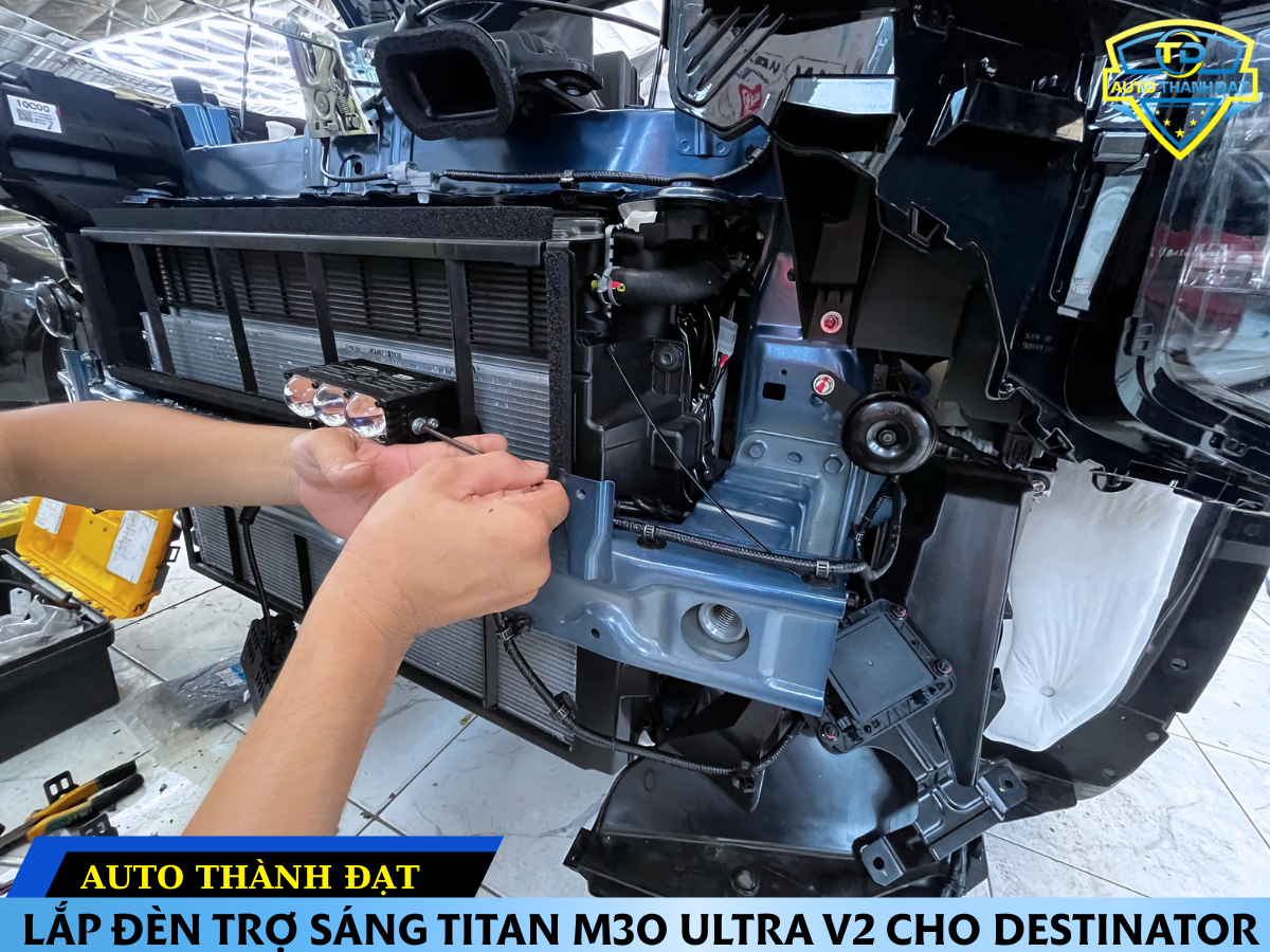 LẮP ĐÈN TRỢ SÁNG TITAN M30 ULTRA V2 CHO DESTINATOR