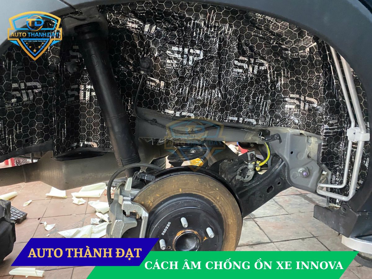 cach-am-chong-on-xe-innova