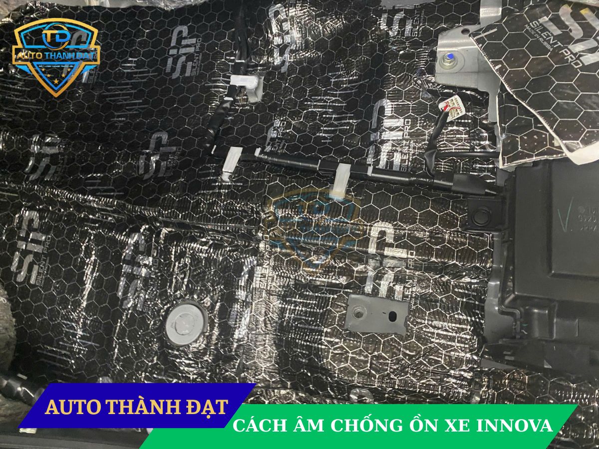 cach-am-chong-on-xe-innova