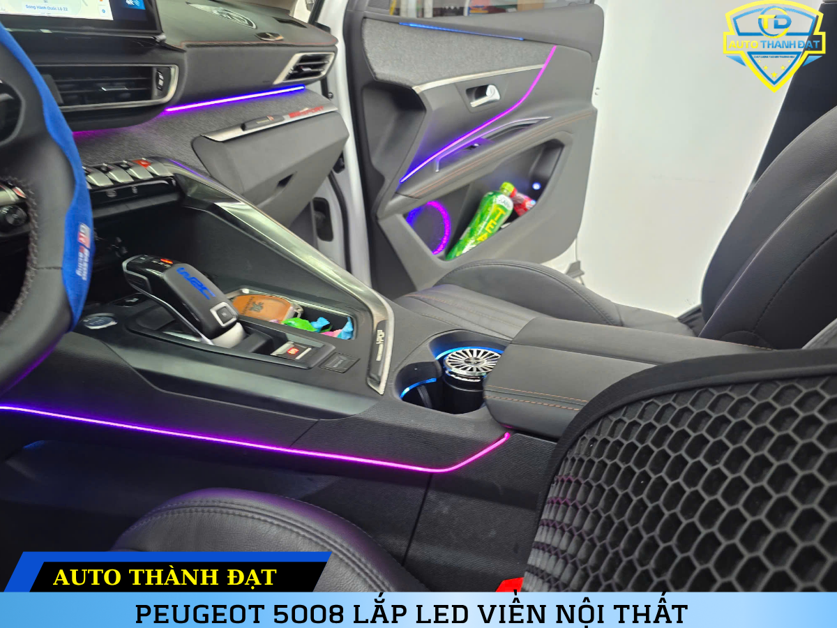 PEUGEOT 5008 LẮP LED VIỀN NỘI THẤT