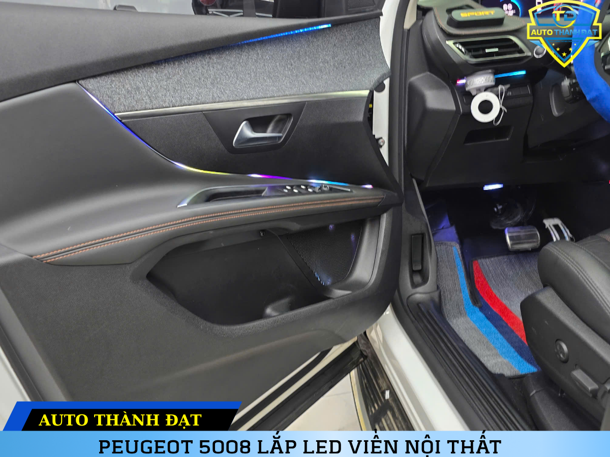 PEUGEOT 5008 LẮP LED VIỀN NỘI THẤT