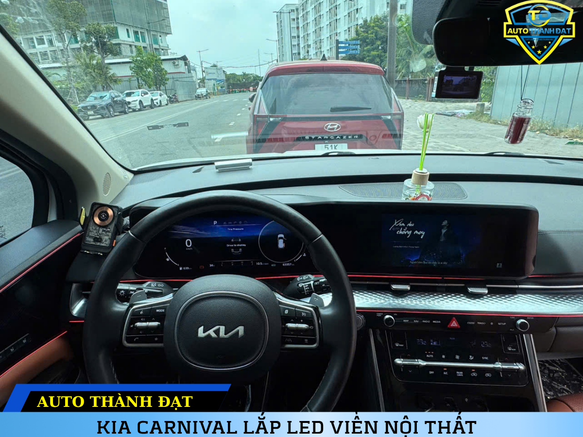 KIA CARNIVAL LẮP LED VIỀN NỘI THẤT
