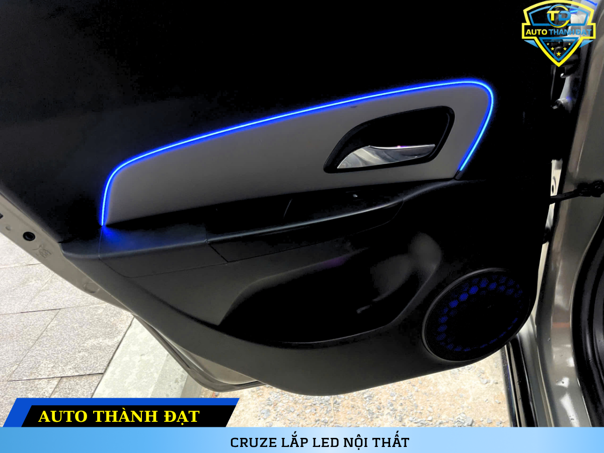 CRUZE LẮP LED VIỀN NỘI THẤT
