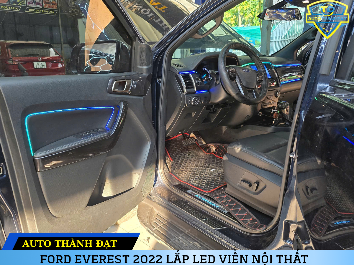 FORD EVEREST 2022 LẮP LED VIỀN NỘI THẤT