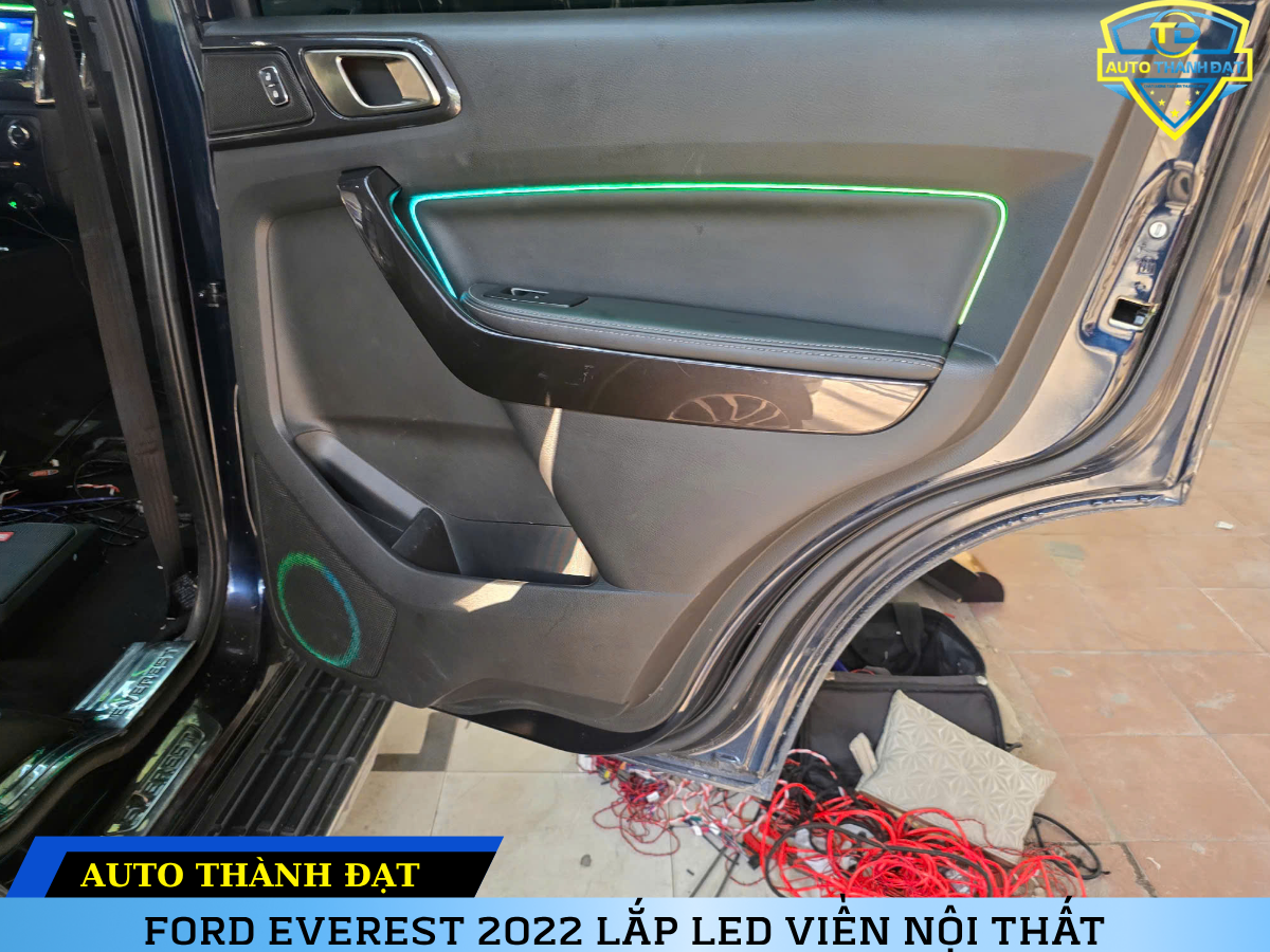 FORD EVEREST 2022 LẮP LED VIỀN NỘI THẤT