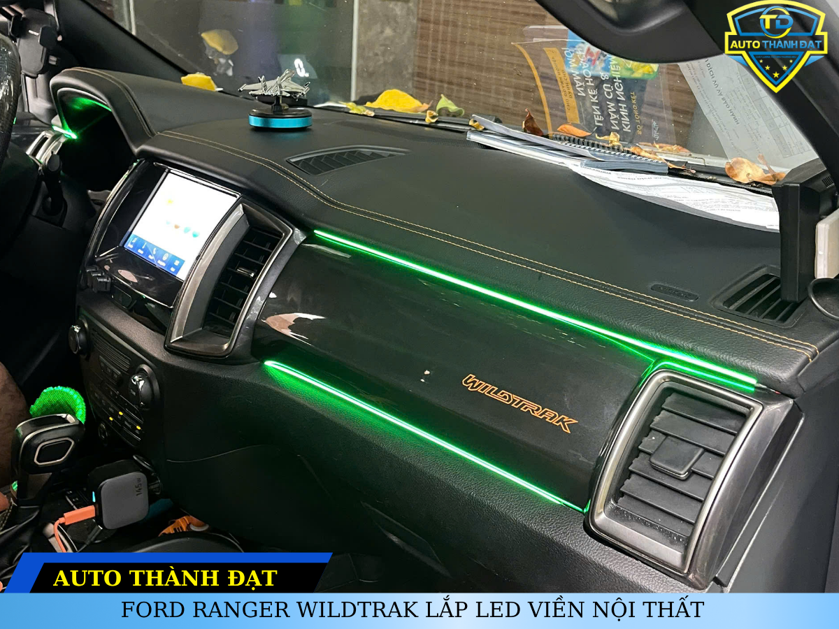 FORD RANGER WILDTRAK LẮP LED VIỀN NỘI THẤT