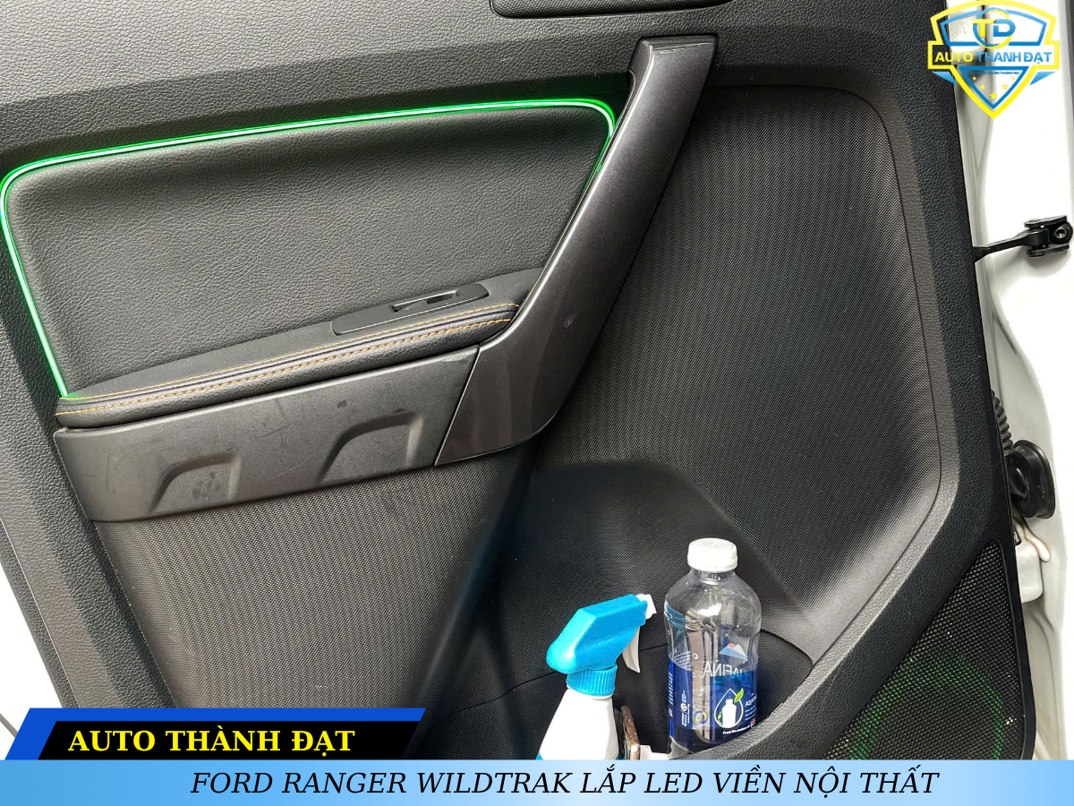 FORD RANGER WILDTRAK LẮP LED VIỀN NỘI THẤT