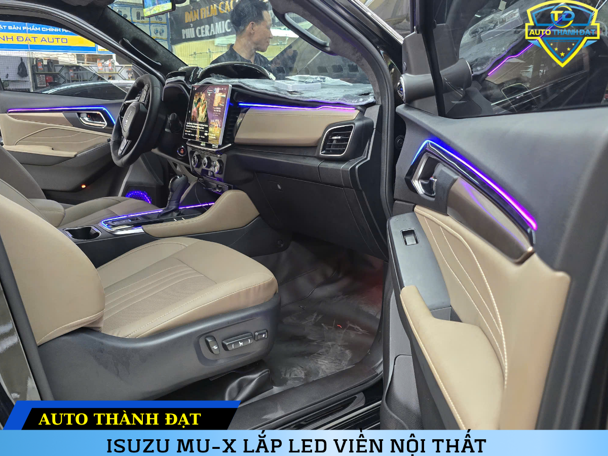 ISUZU MU-X LẮP LED VIỀN NỘI THẤT