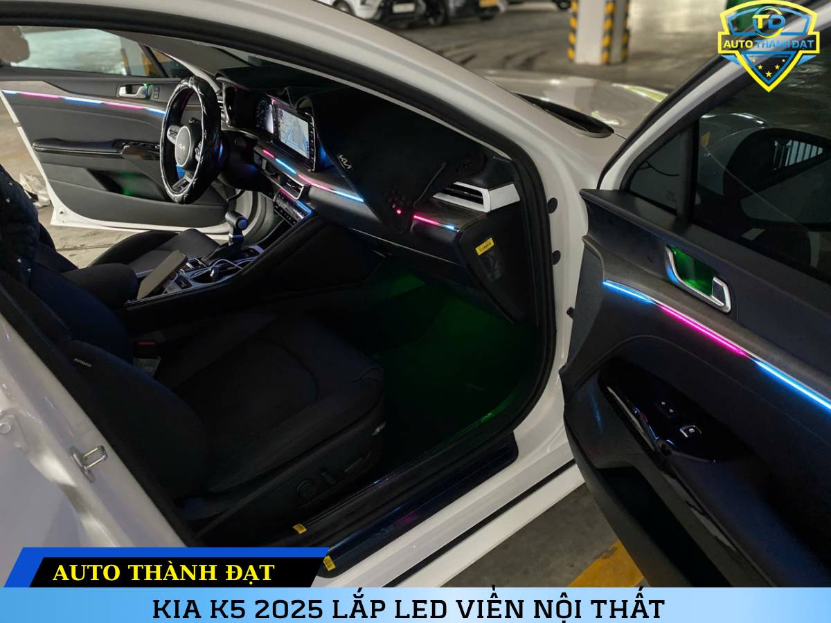 KIA K5 2025 LẮP LED VIỀN NỘI THẤT