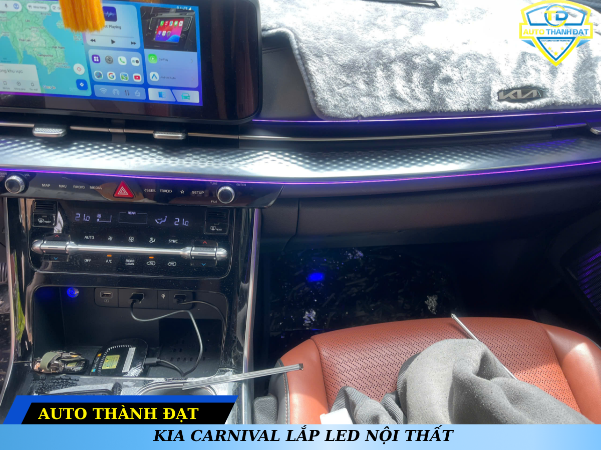 KIA CARNIVAL LẮP LED NỘI THẤT