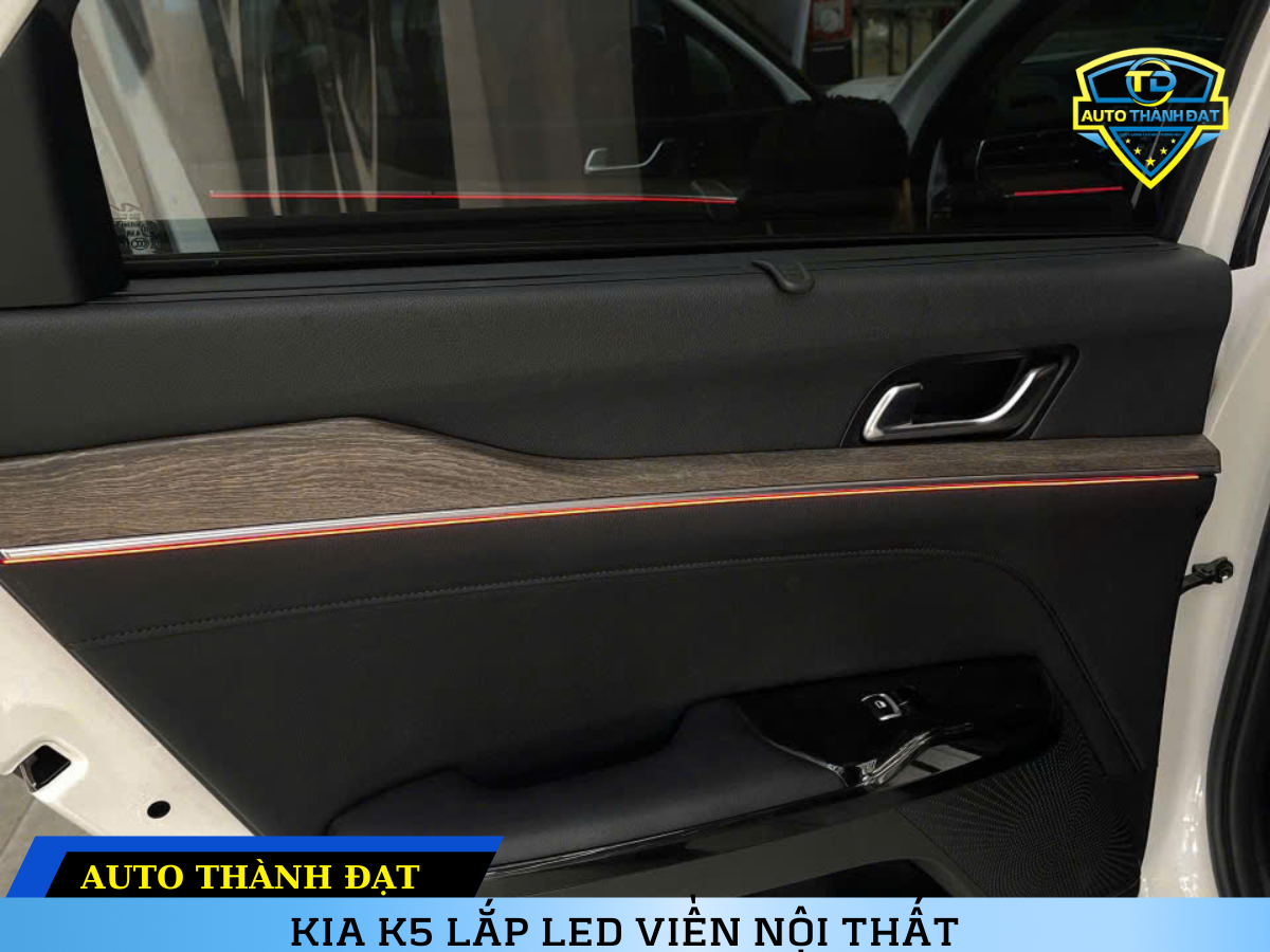 KIA K5 LẮP LED VIỀN NỘI THẤT 