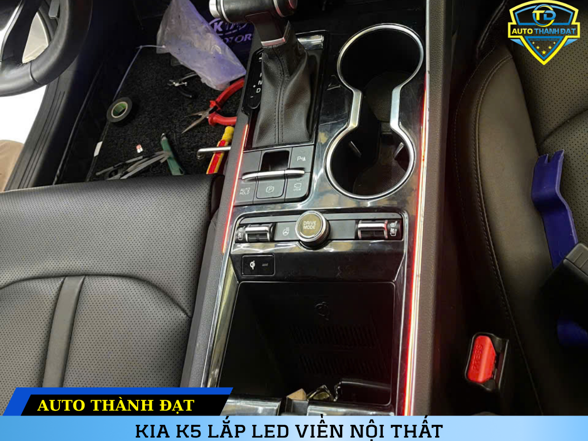 KIA K5 LẮP LED VIỀN NỘI THẤT 