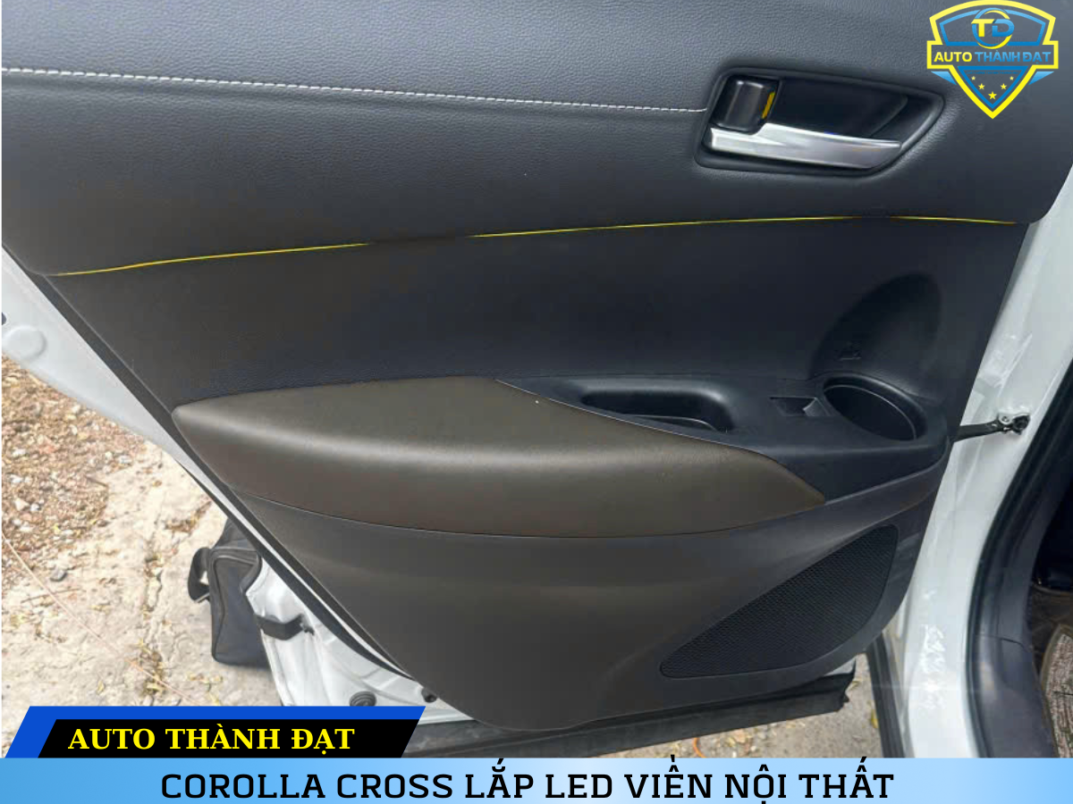 COROLLA CROSS LẮP LED VIỀN NỘI THẤT