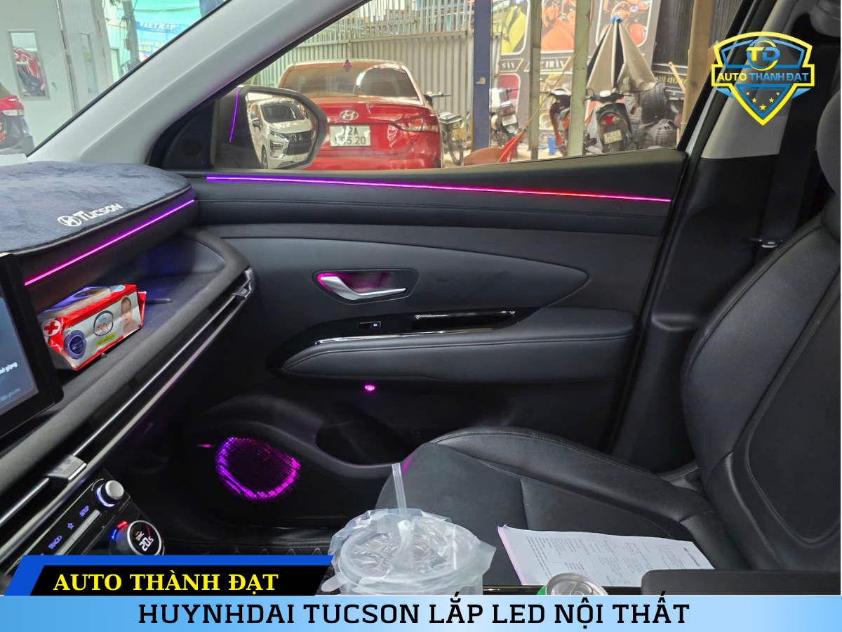 HUYNHDAI TUCSON LẮP LED NỘI THẤT