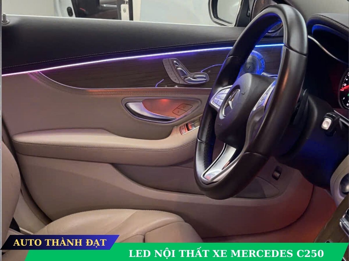 led-noi-that-xe-mercedes-c250