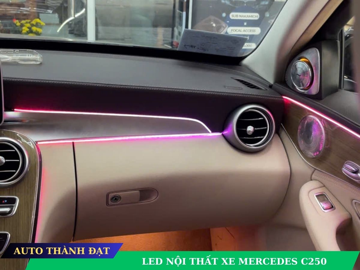 led-noi-that-xe-mercedes-c250