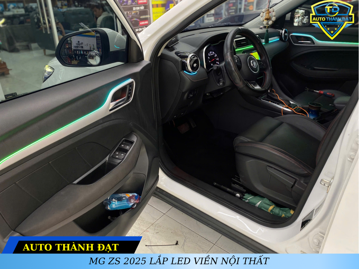 MG ZS 2025 LẮP LED VIỀN NỘI THẤT
