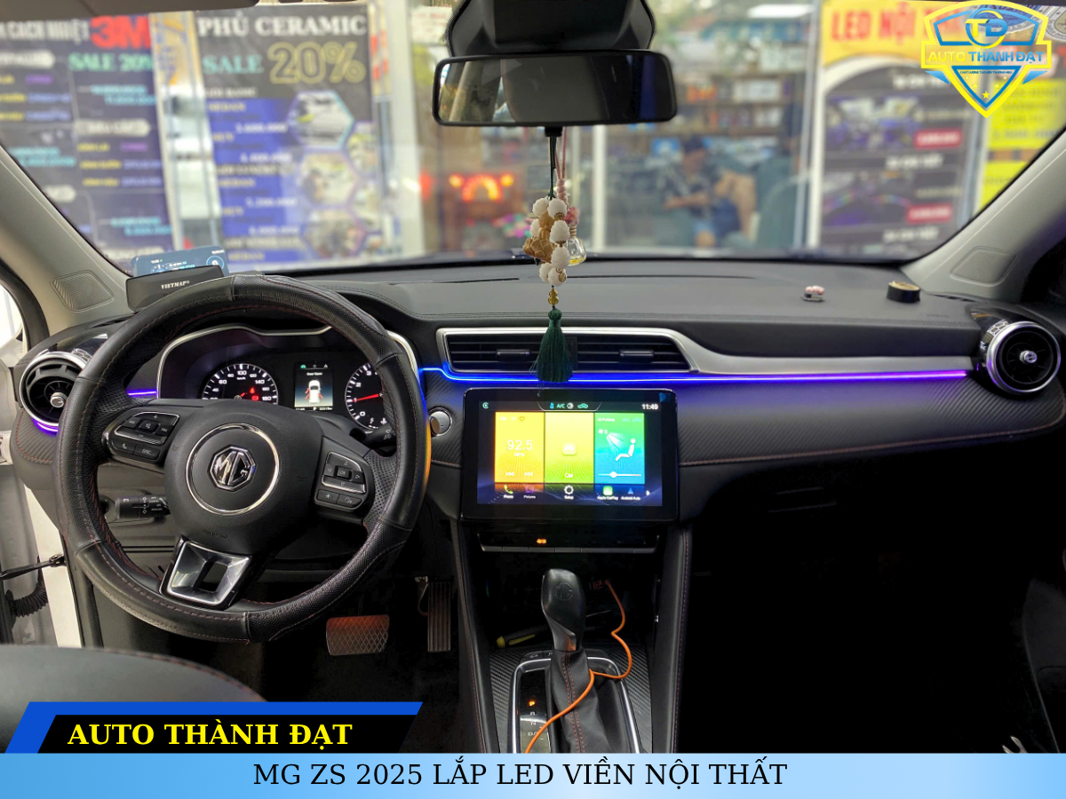 MG ZS 2025 LẮP LED VIỀN NỘI THẤT