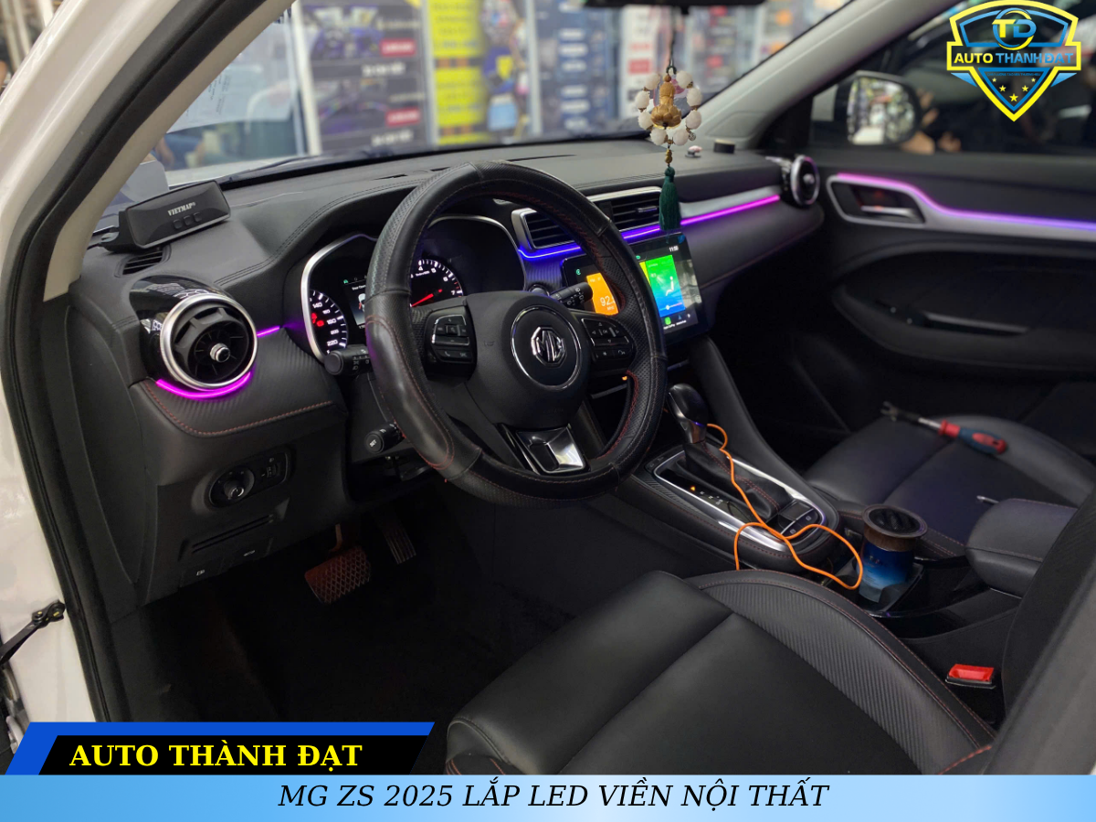 MG ZS 2025 LẮP LED VIỀN NỘI THẤT