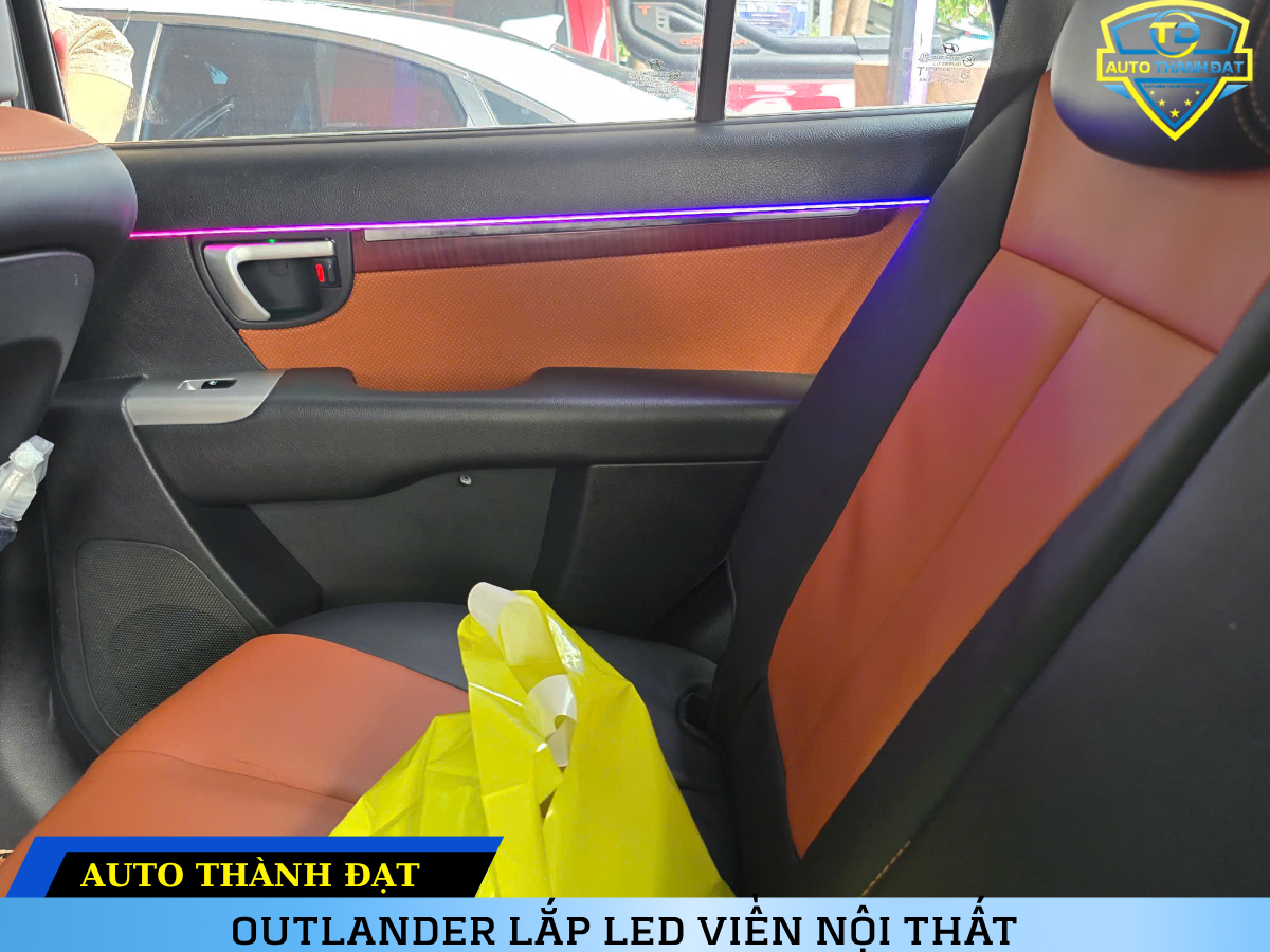OUTLANDER LẮP LED VIỀN NỘI THẤT