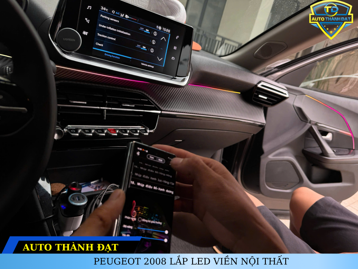 PEUGEOT 2008 LẮP LED VIỀN NỘI THẤT