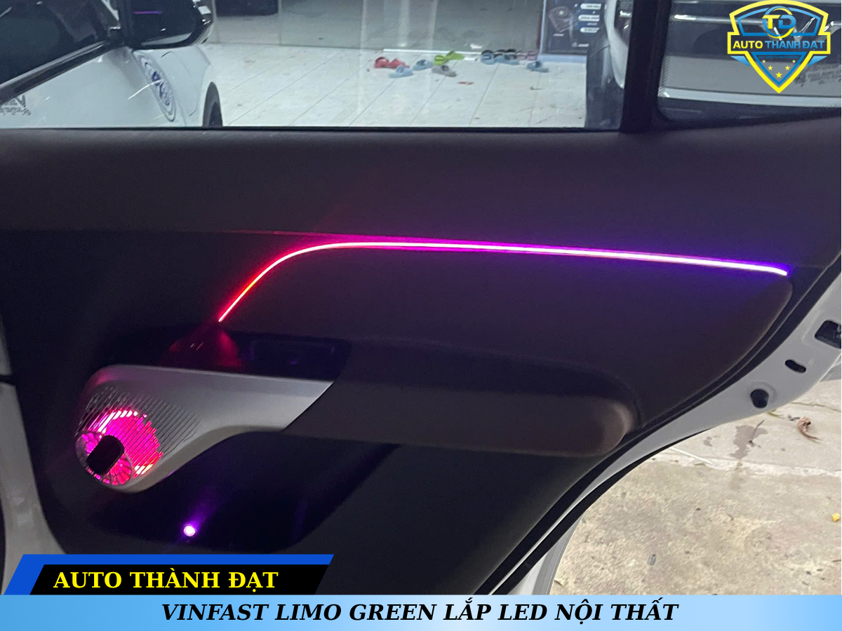 VINFAST LIMO GREEN LẮP LED NỘI THẤT