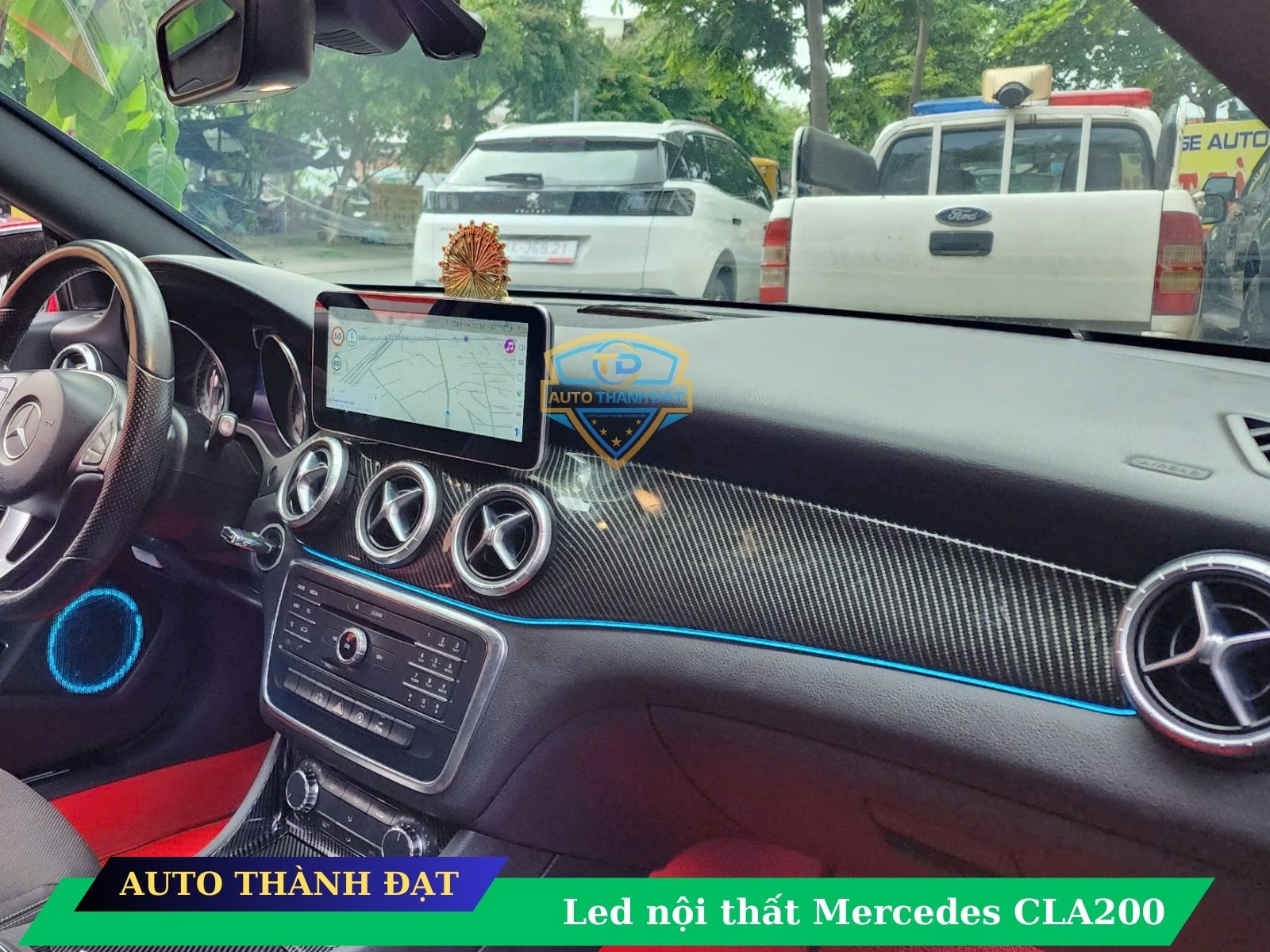 LED NỘI THẤT XE MERCEDES CLA200