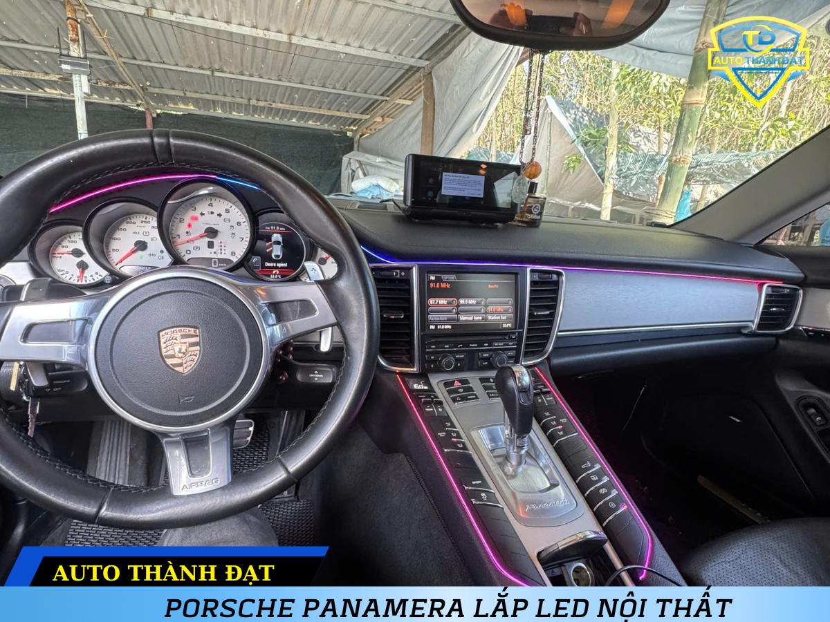 PORSCHE PANAMERA LẮP LED NỘI THẤT