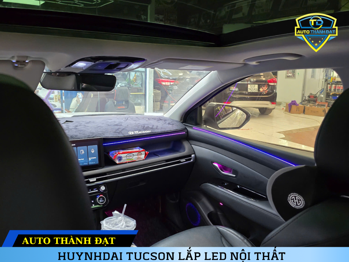 HYUNDAI TUCSON LẮP LED NỘI THẤT
