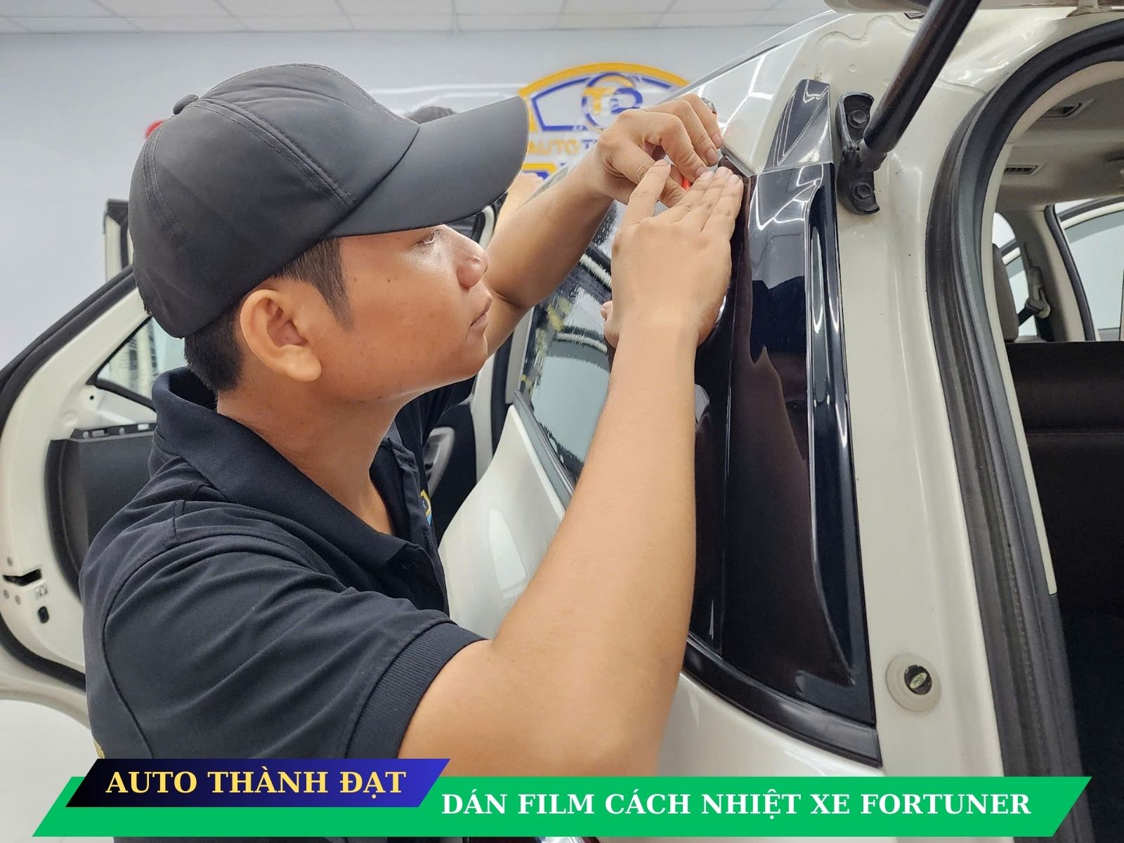 dan film cach nhiet xe fortuner