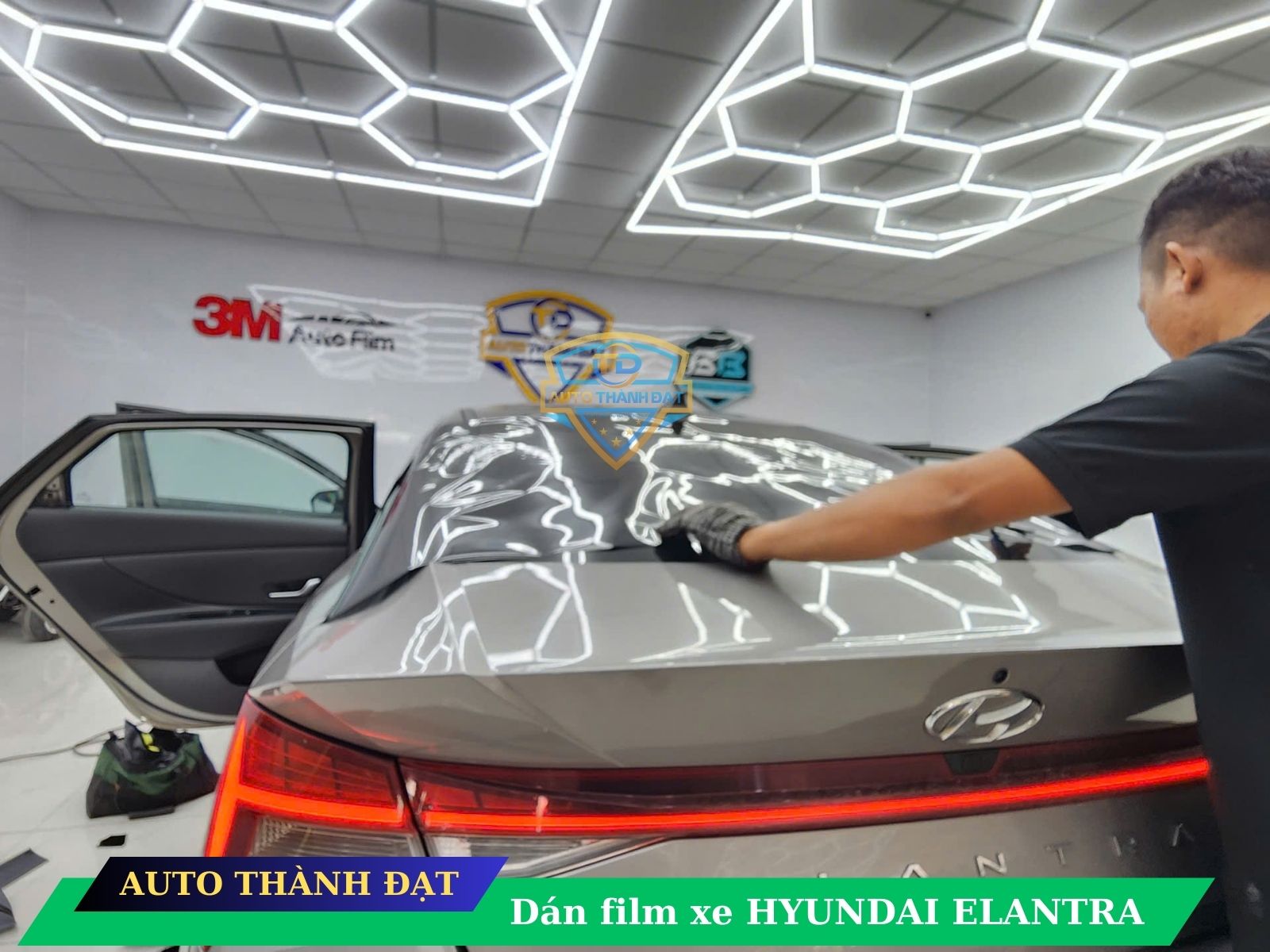 DÁN FILM CÁCH NHIỆT XE HYUNDAI ELANTRA