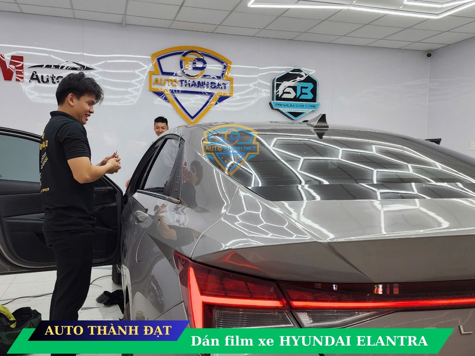 DÁN FILM CÁCH NHIỆT XE HYUNDAI ELANTRA