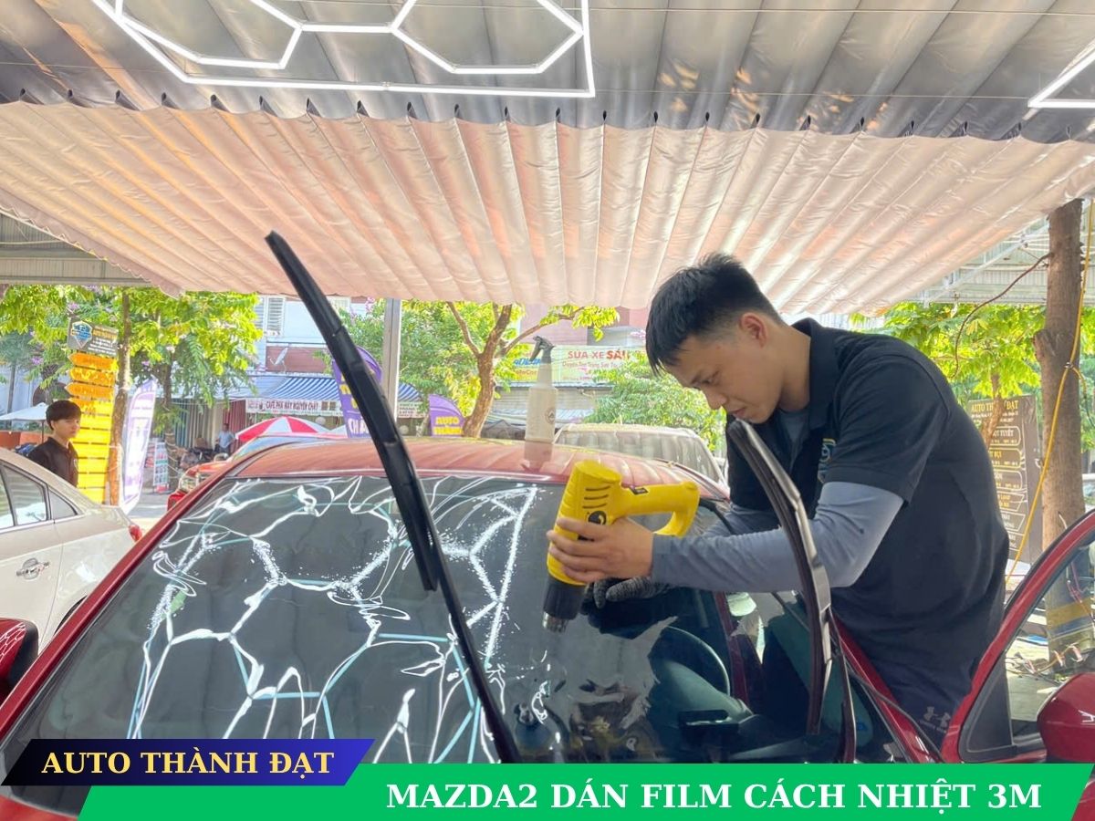 dan-film-cach-nhiet-xe-mazda2