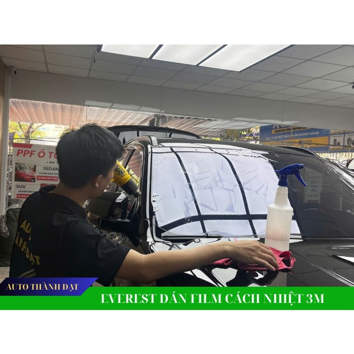 FORD EVEREST DÁN FILM CÁCH NHIỆT 3M