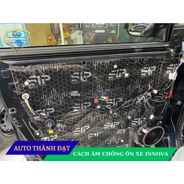 cách âm chống ồn xe INNOVA