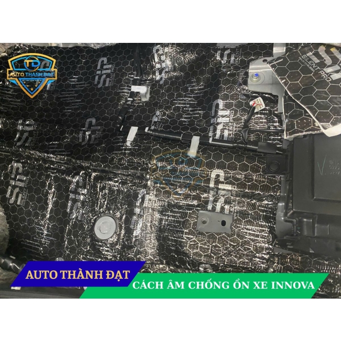 cách âm chống ồn xe INNOVA