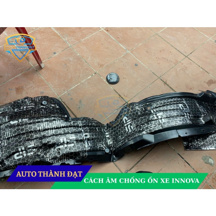 cách âm chống ồn xe INNOVA