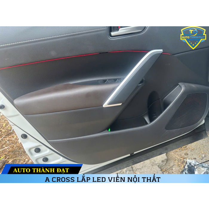 COROLLA CROSS LẮP LED VIỀN NỘI THẤT