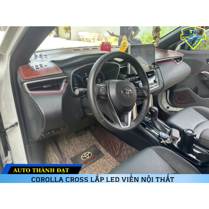 COROLLA CROSS LẮP LED VIỀN NỘI THẤT