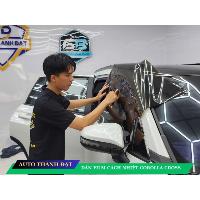DÁN FILM CÁCH NHIỆT XE COROLLA CROSS
