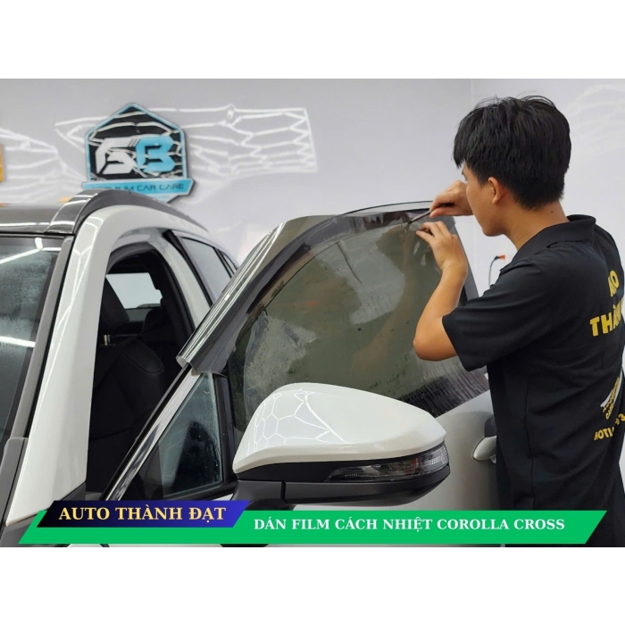 DÁN FILM CÁCH NHIỆT XE COROLLA CROSS