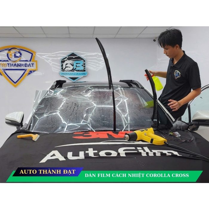 DÁN FILM CÁCH NHIỆT XE COROLLA CROSS