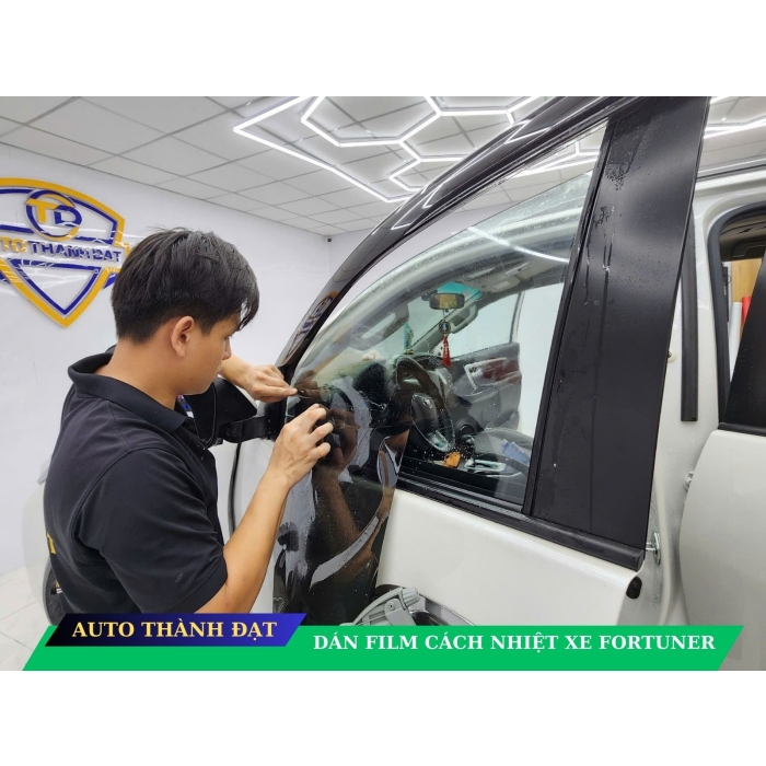 DÁN FILM CÁCH NHIỆT XE FORTUNER