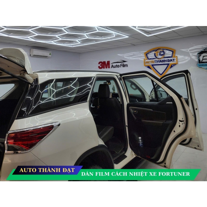 DÁN FILM CÁCH NHIỆT XE FORTUNER