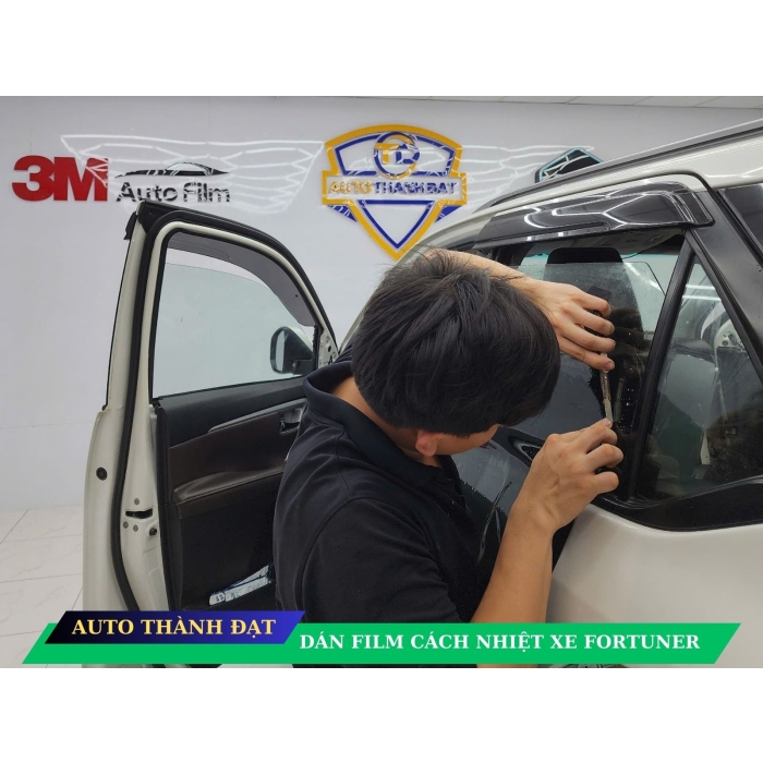 DÁN FILM CÁCH NHIỆT XE FORTUNER