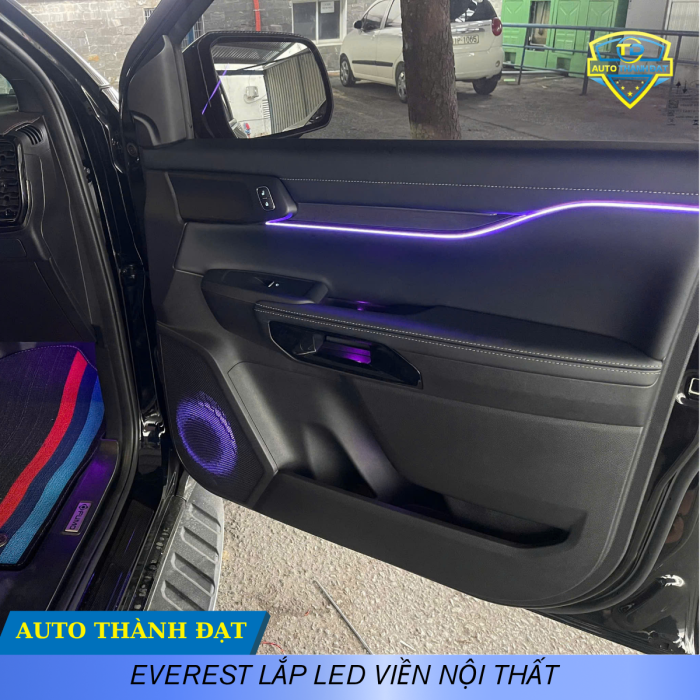 FORD EVEREST 2024 LẮP LED VIỀN NỘI THẤT