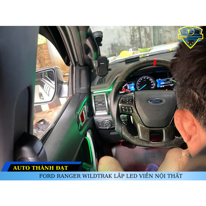 FORD RANGER WILDTRAK LẮP LED VIỀN NỘI THẤT