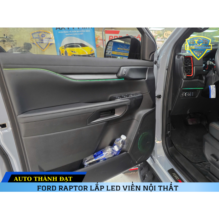 FORD RAPTOR LẮP LED VIỀN NỘI THẤT