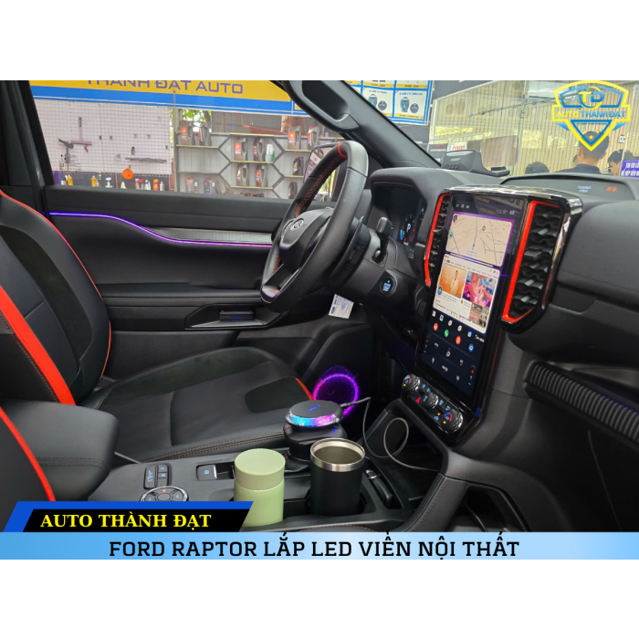 FORD RAPTOR LẮP LED VIỀN NỘI THẤT